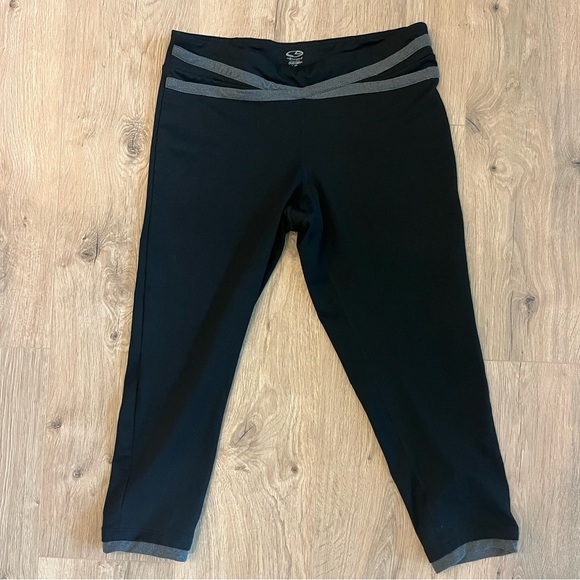 Champion Pants - Champion Women’s Black and Gray Capri Leggings